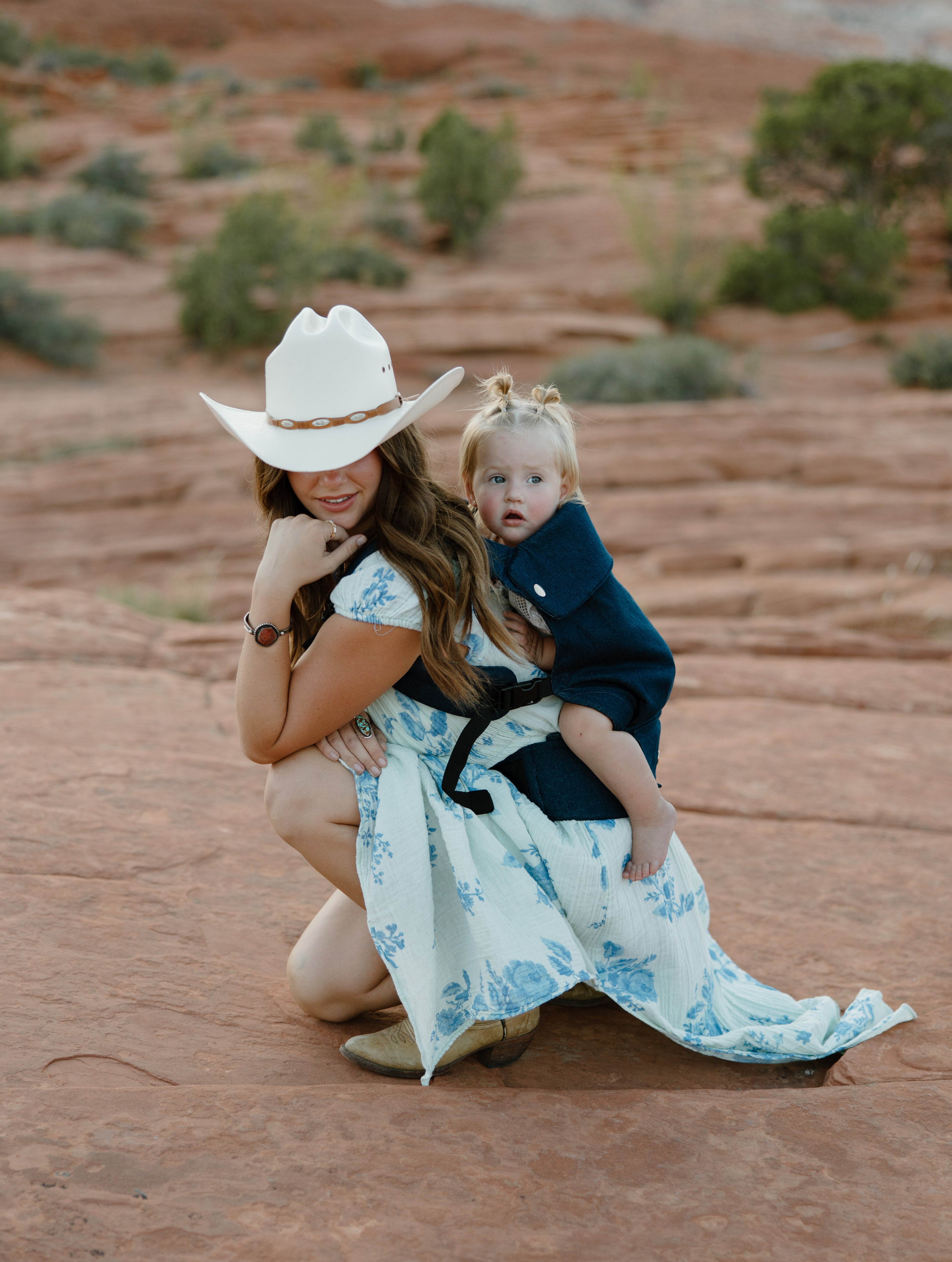 Coco Indigo - Neutral Cotton Baby Carrier (7–35 lbs)